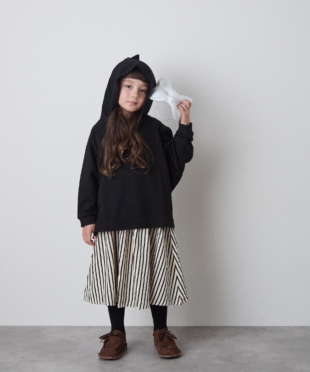 とんがりフードパーカー