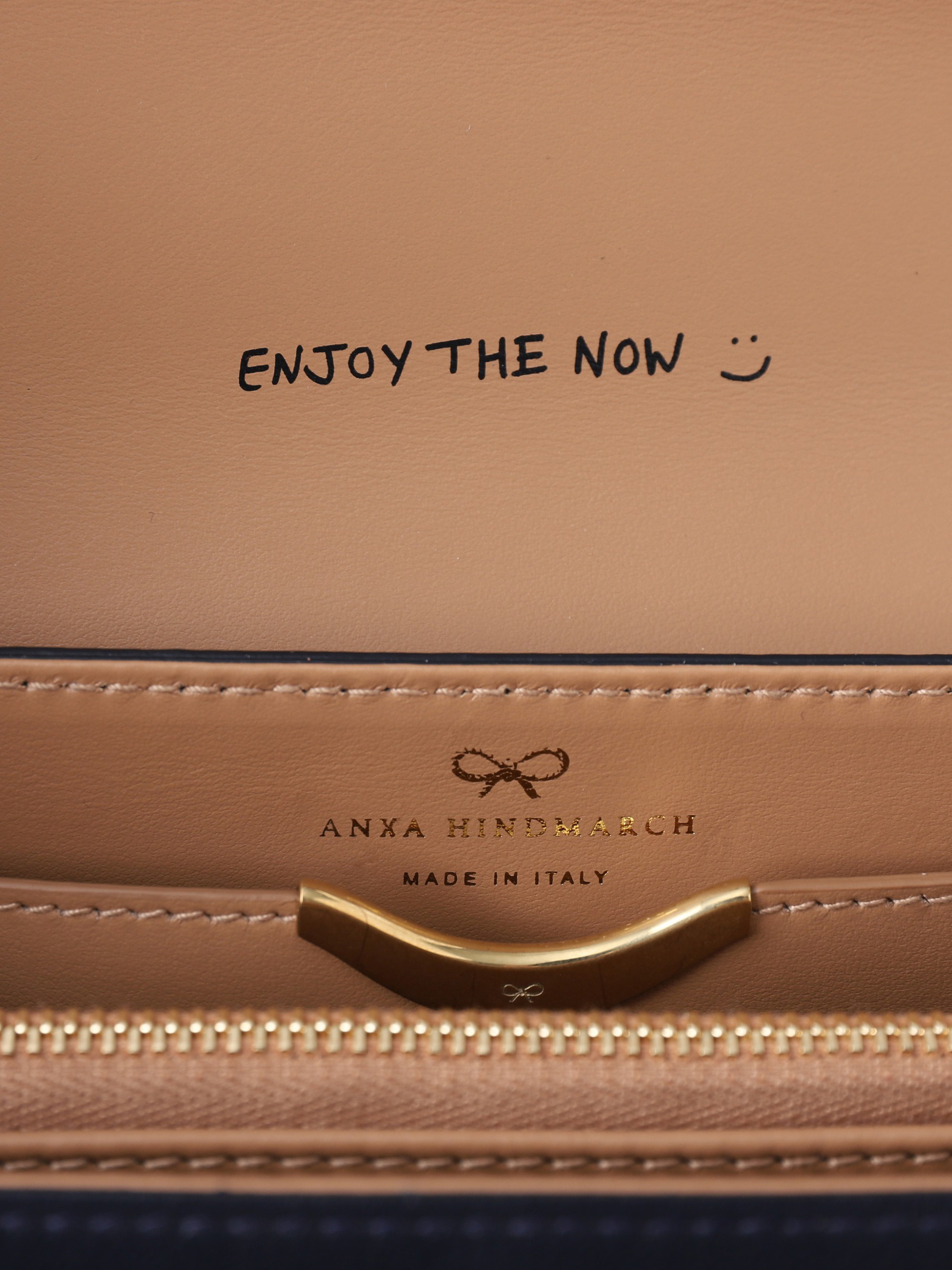 モティマーバッグ（ネイビー)｜Anya Hindmarch(アニヤ・ハインドマーチ