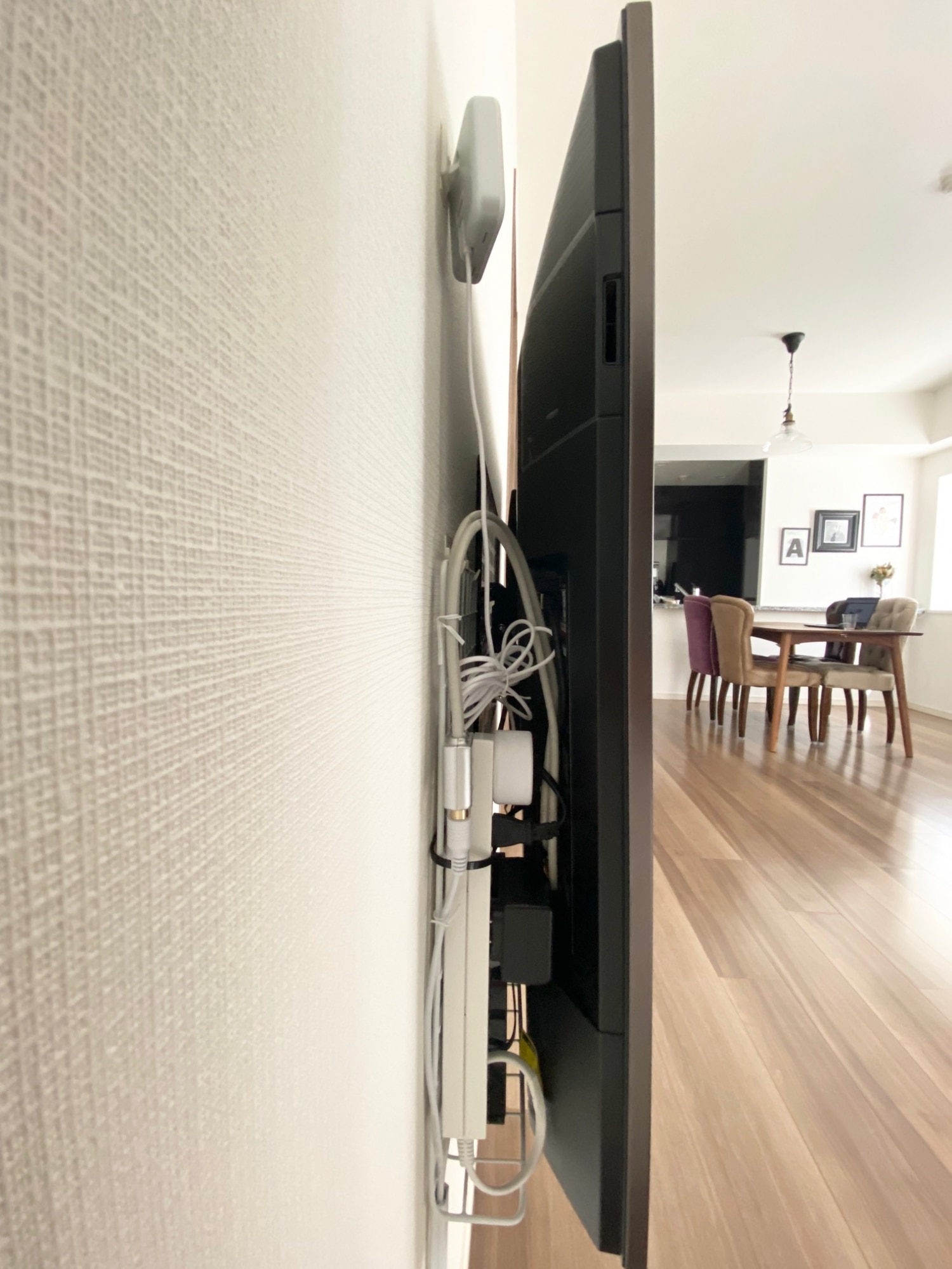 ホッチキスで壁掛け 待望の大型テレビ対応 テレビ 壁掛け 金具 TV