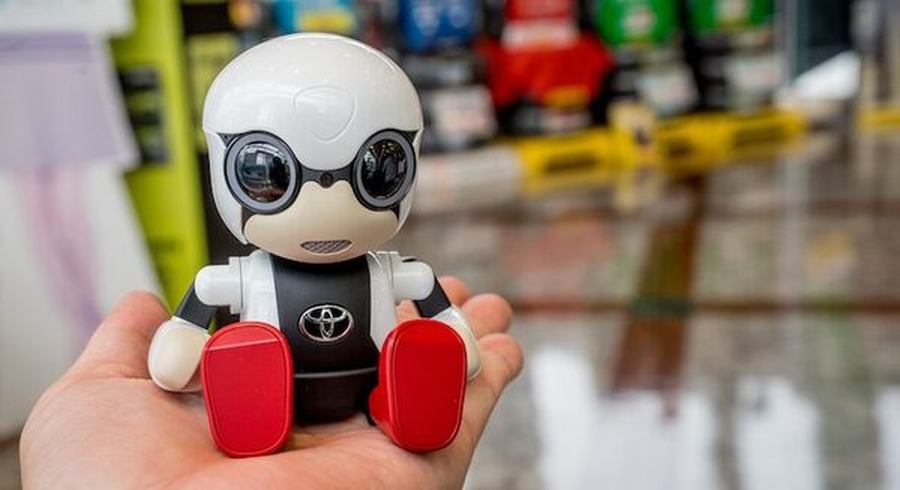 トヨタのロボット「KIROBO mini（キロボミニ）」、本日より全国発売
