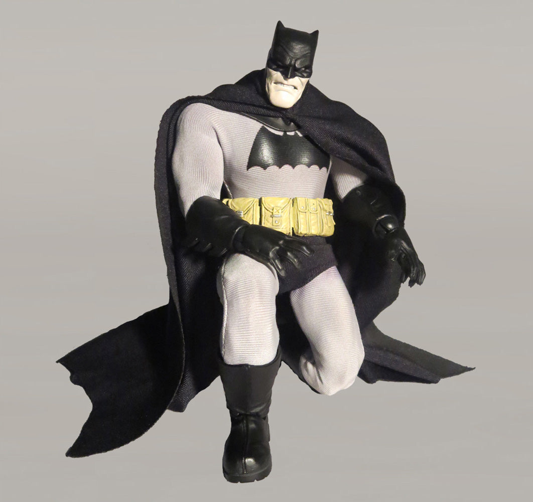 Mezco Toyz One:12 Collective Presents: The Dark Knight Batman