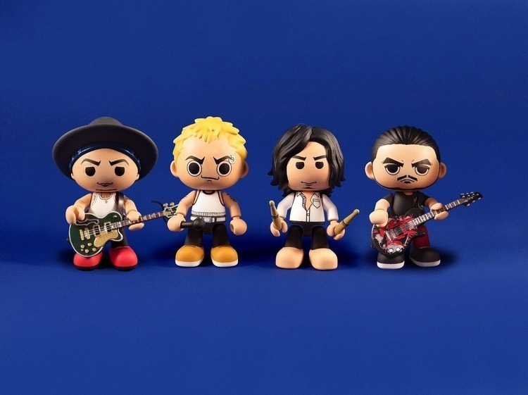 Pay money To my Pain、10周年記念ボックス＆完売のフィギュアの再販売