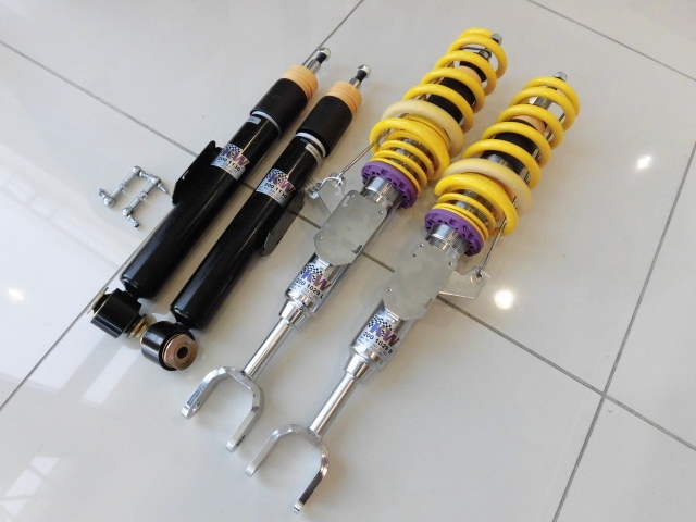 BMW F11 5シリーズ ツーリング KW Ver1装着！！ | ランナウェイ