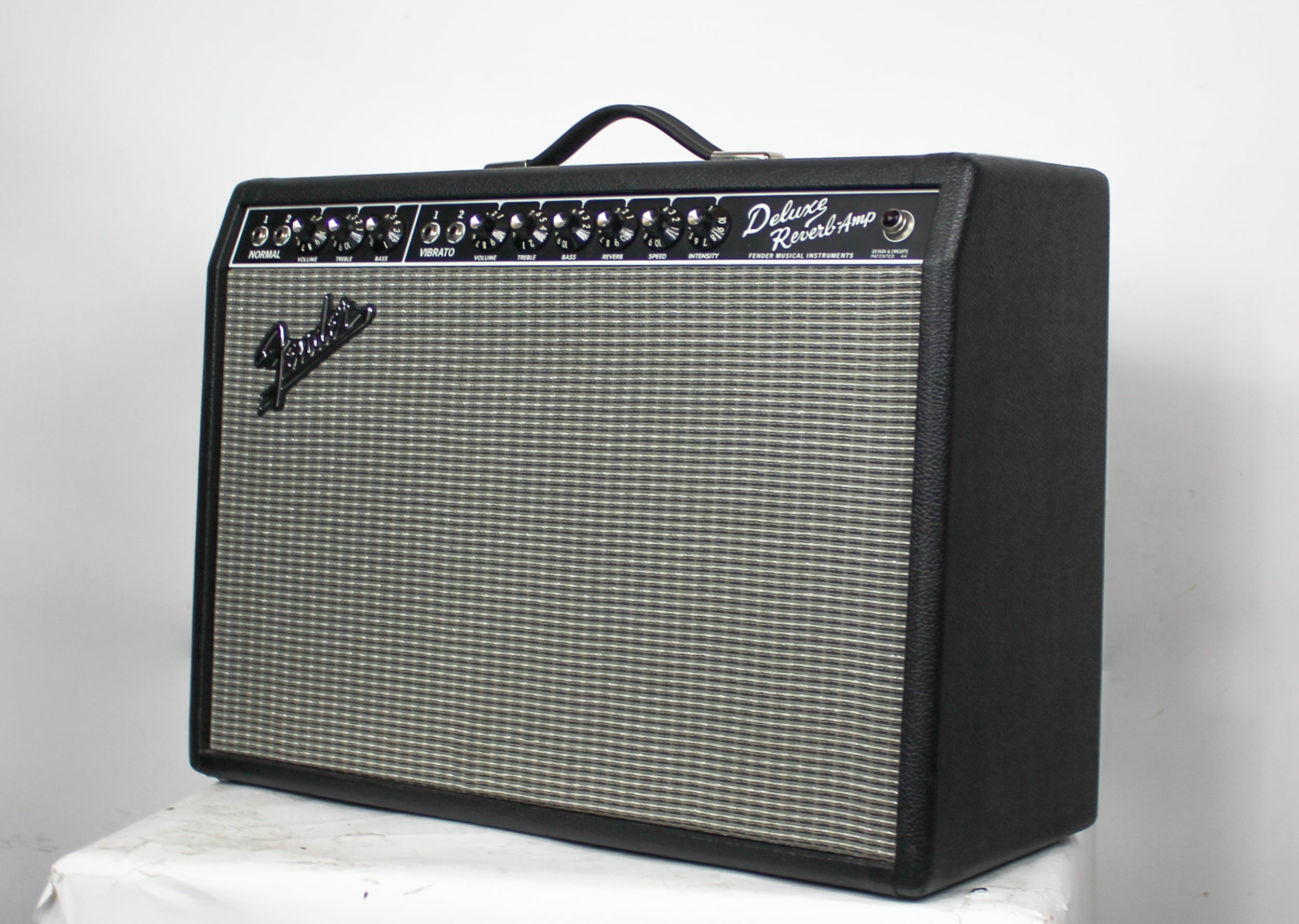 Fender '65 Deluxe Reverb Reissue — Rudy's Music