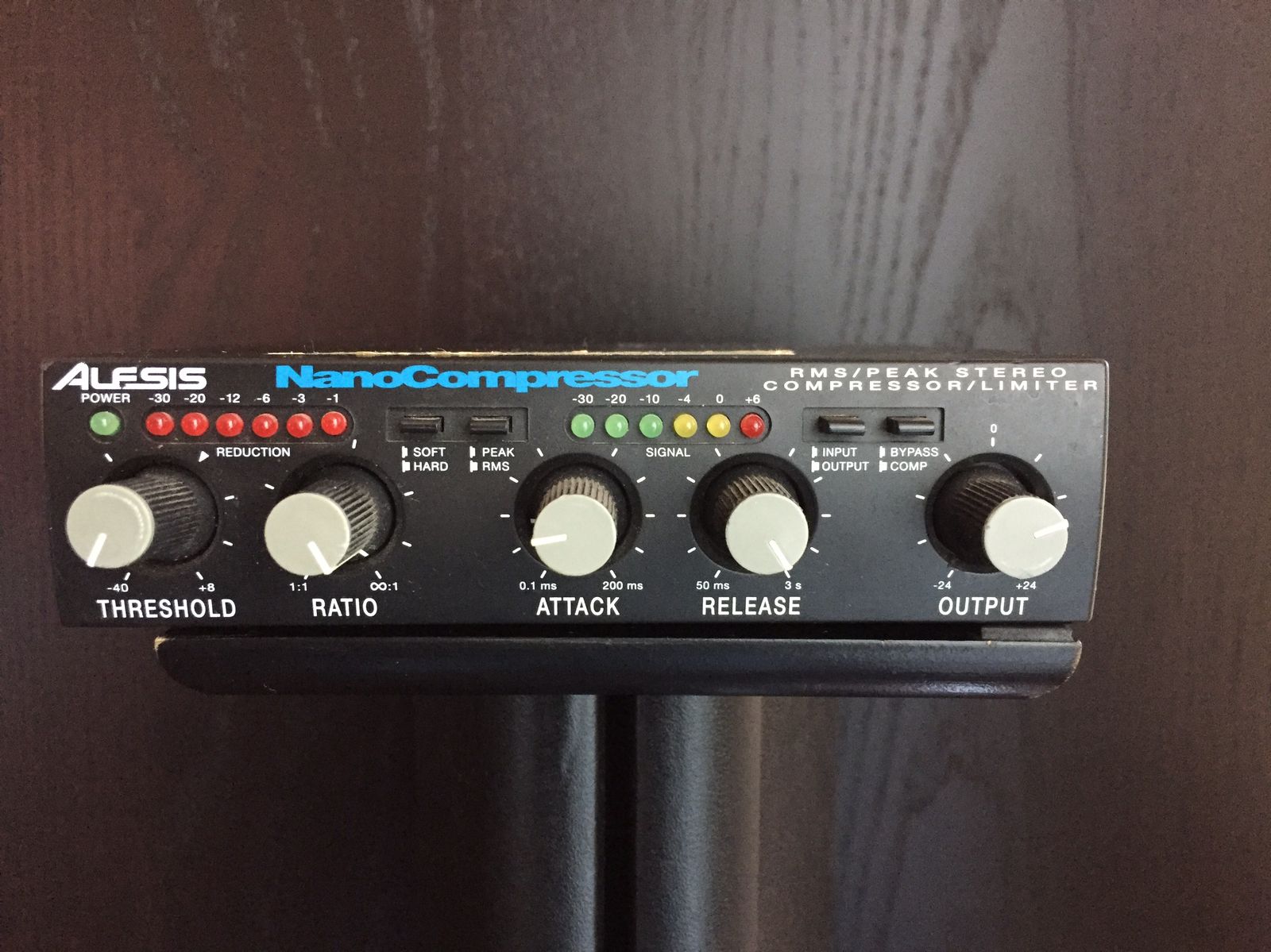 Alesis NanoCompressor | Reverb