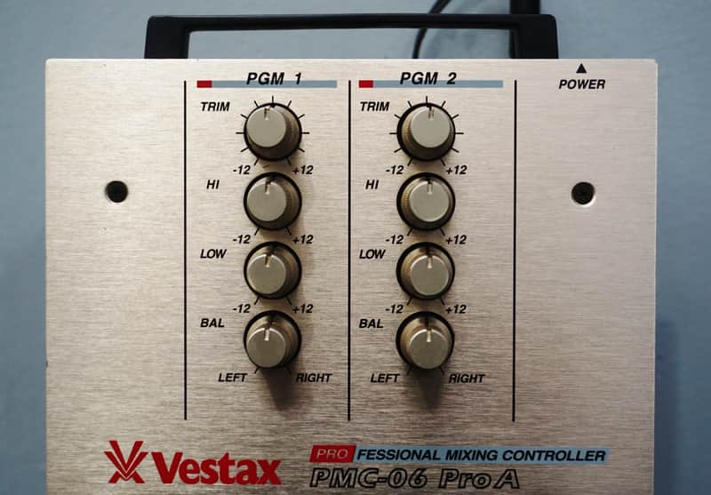 Vestax PMC-06 Pro A Slim Professional Mixtick DJ Mixer Mixing
