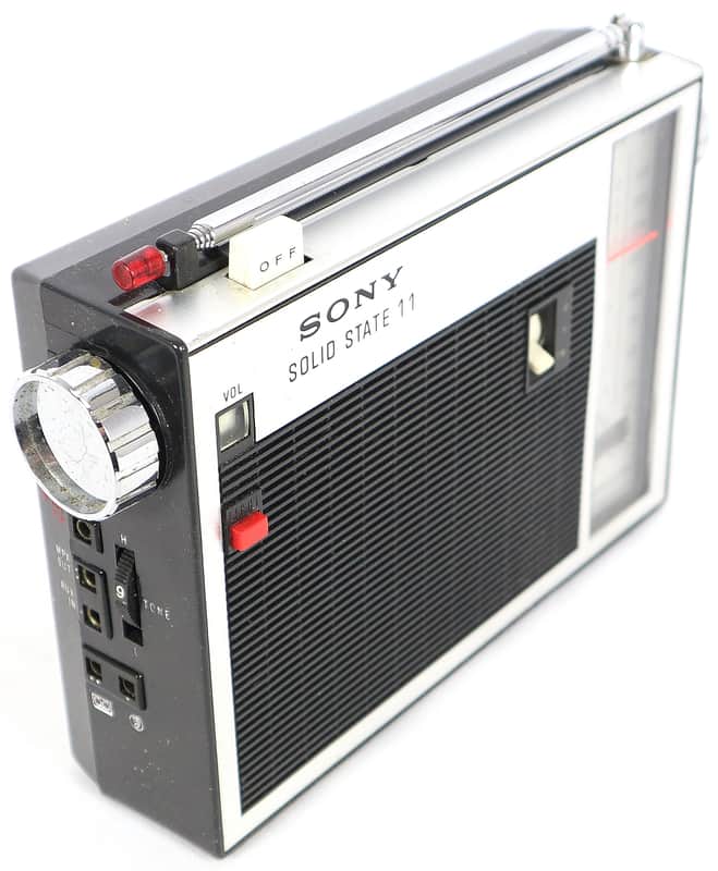Vintage Sony Japan TFM-110F Portable Transistor Radio FM/SW/MW w