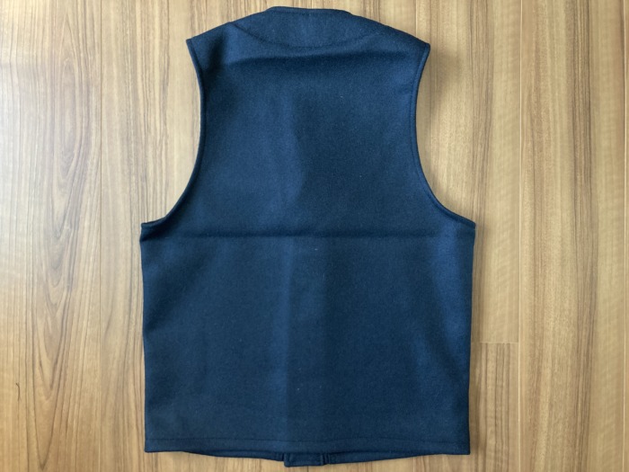 フィルソン マッキーノウールベスト（Filson）―― 2枚目はネイビーを