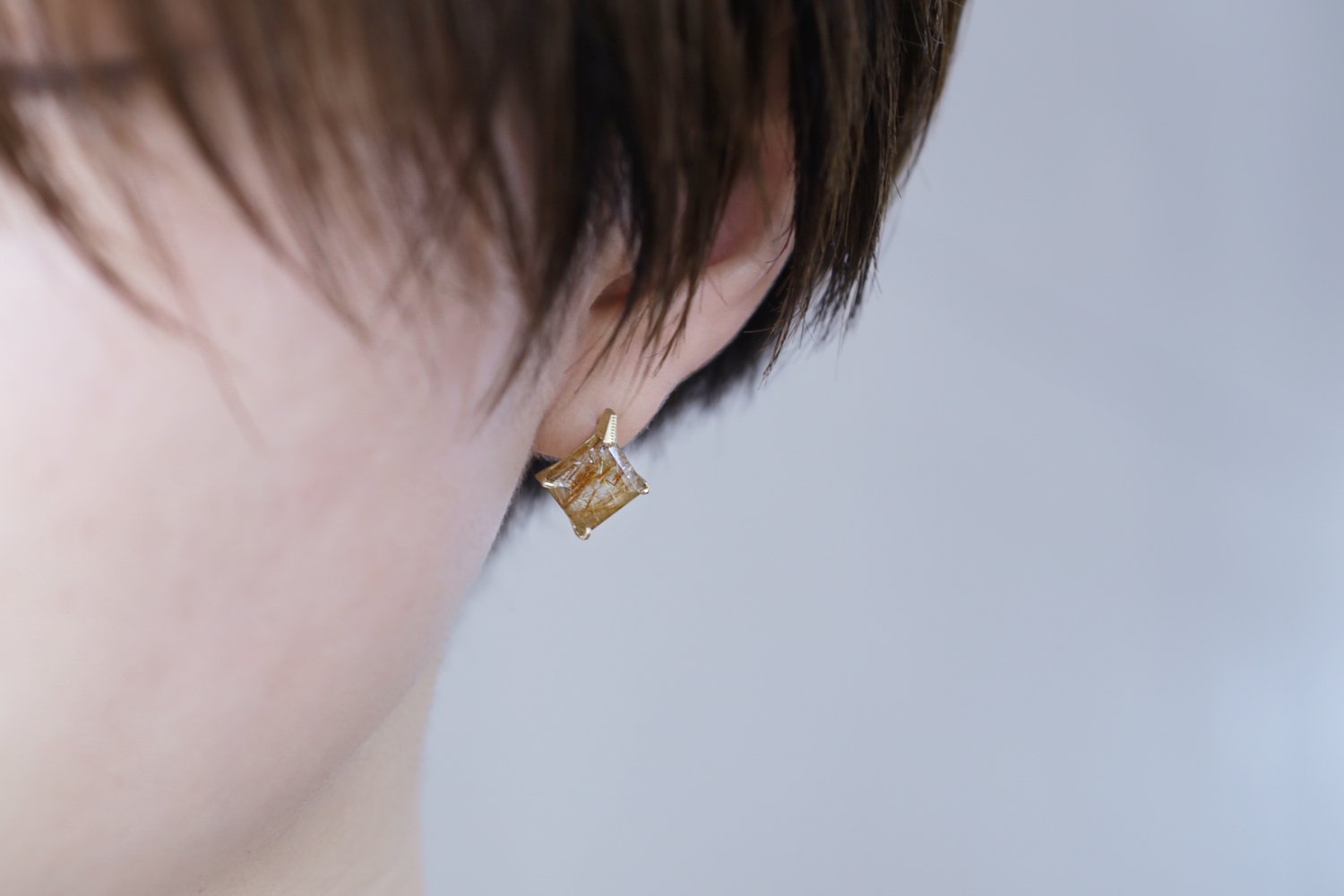 ゴールドルチルクォーツピアス– Ryui