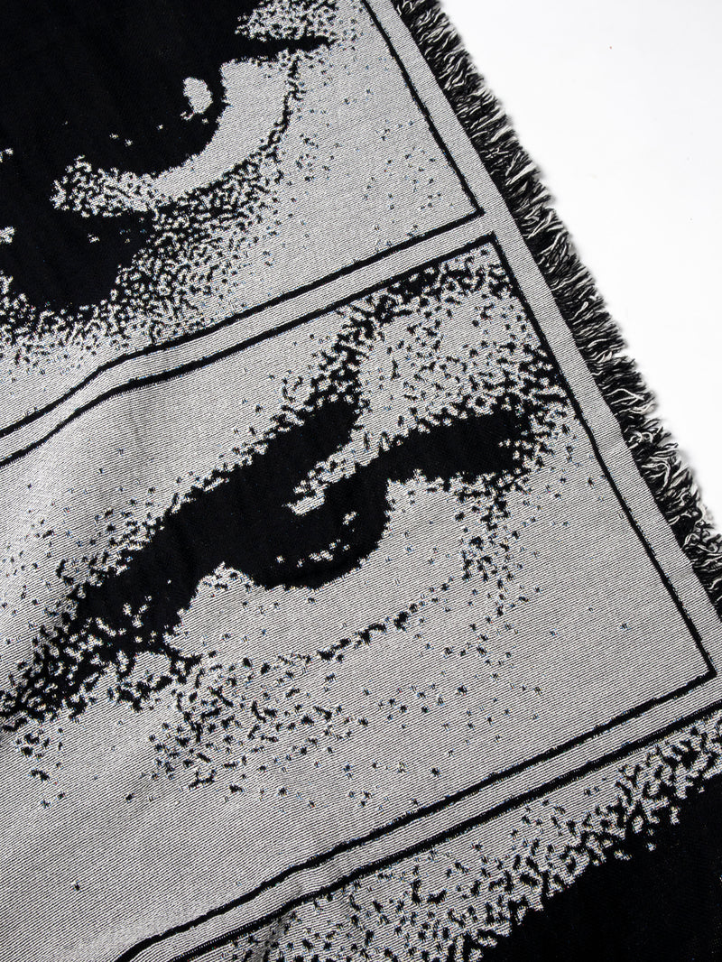 Kubrick Throw – SCRT