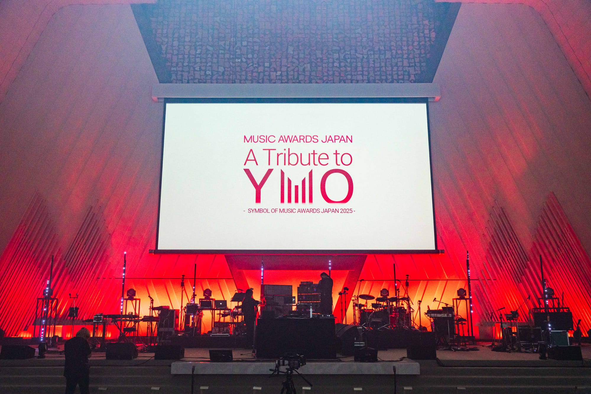 More celebration than just a tribute, MUSIC AWARDS JAPAN A Tribute