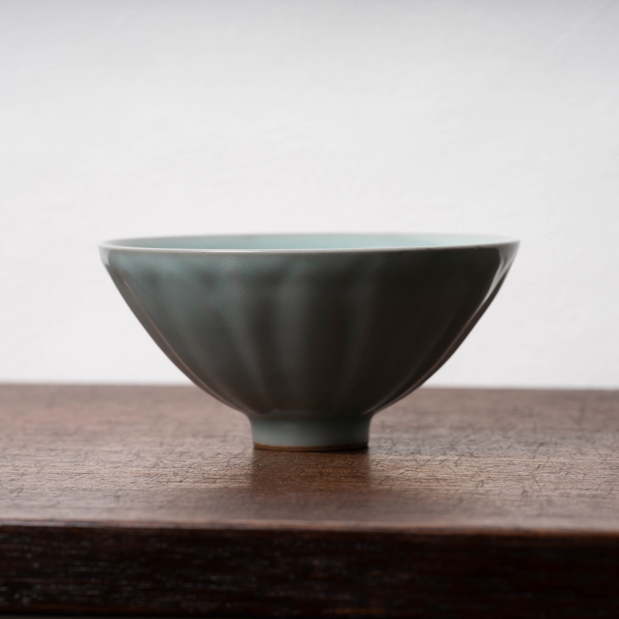 明代 龍泉窯 青磁鎬蓮弁文碗 – 燦禾 SANKA