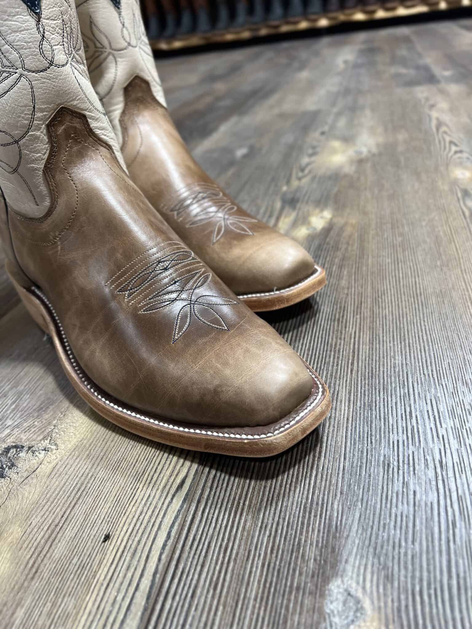 Olathe Women's Brown Marine Field Boot - Saddle Rags