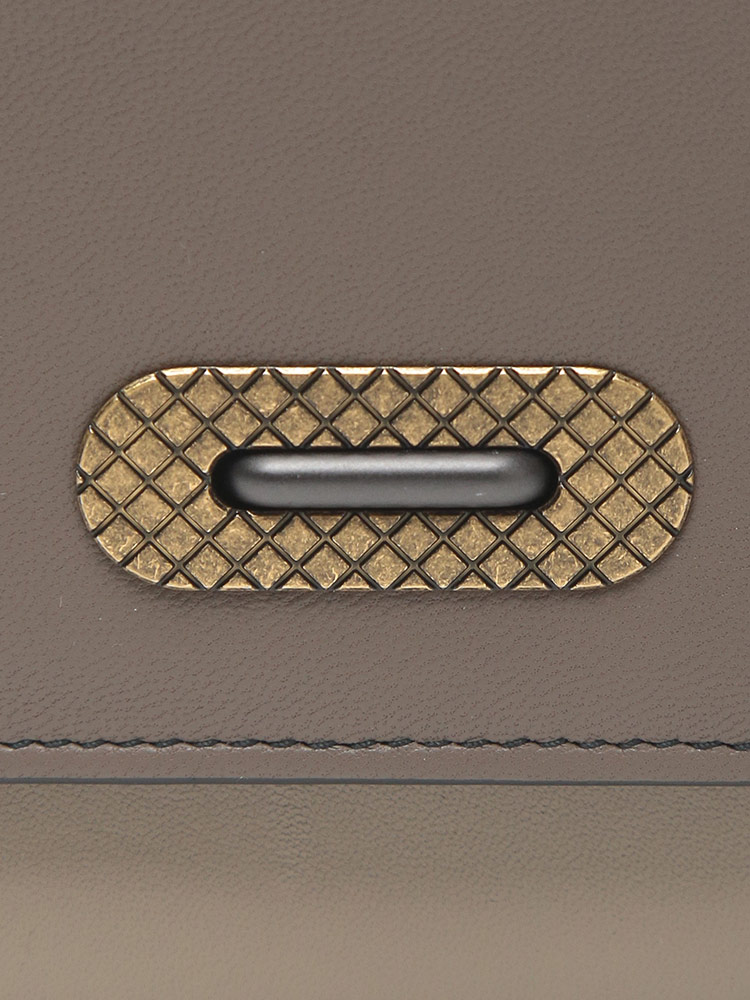 BOTTEGA VENETA (ボッテガ・ヴェネタ) チェーン ウォレット ショルダー