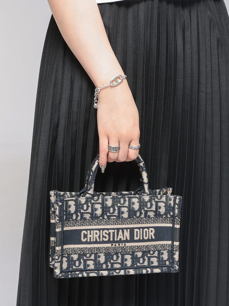 DIOR (ディオール) 刺繍 ロゴ トートバッグ ミニ Book Tote