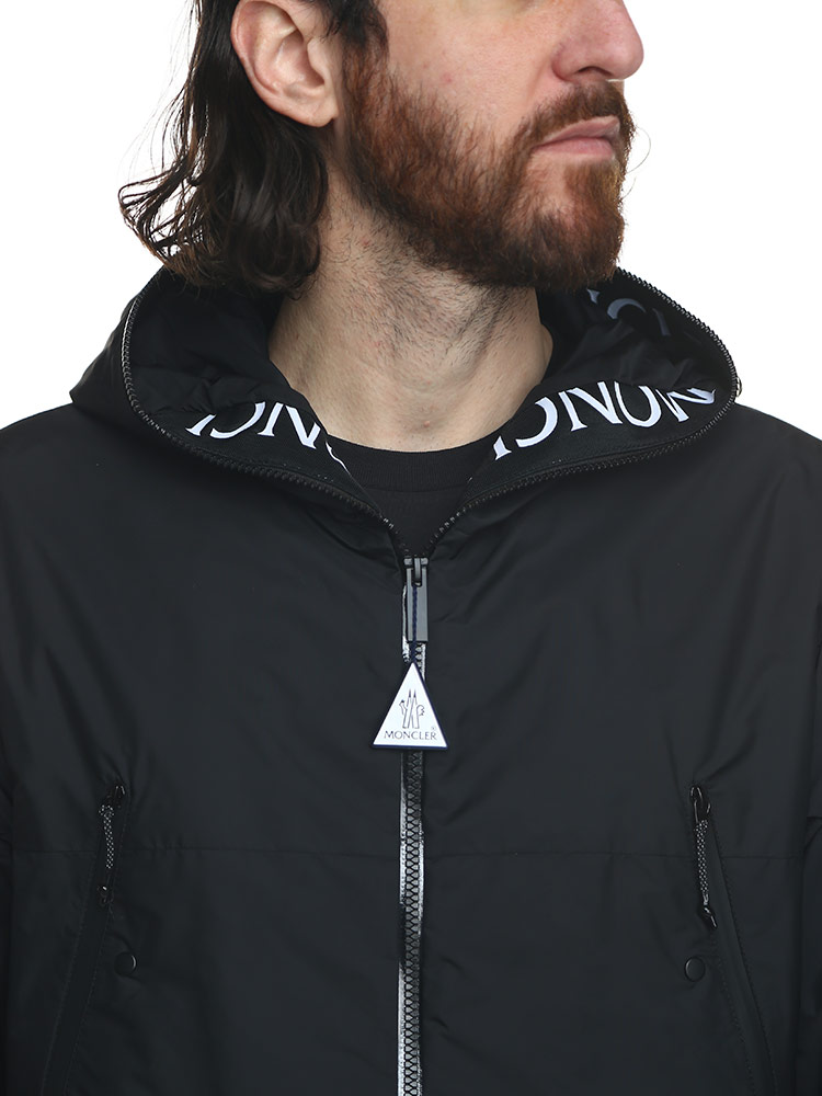 MONCLER (モンクレール) ロゴ フルジップ ウインドブレーカー Junichi