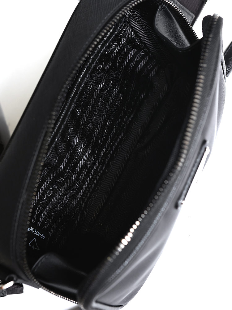 PRADA (プラダ) ナイロン＆レザー 着脱ミニポーチ付き ブリックバッグ