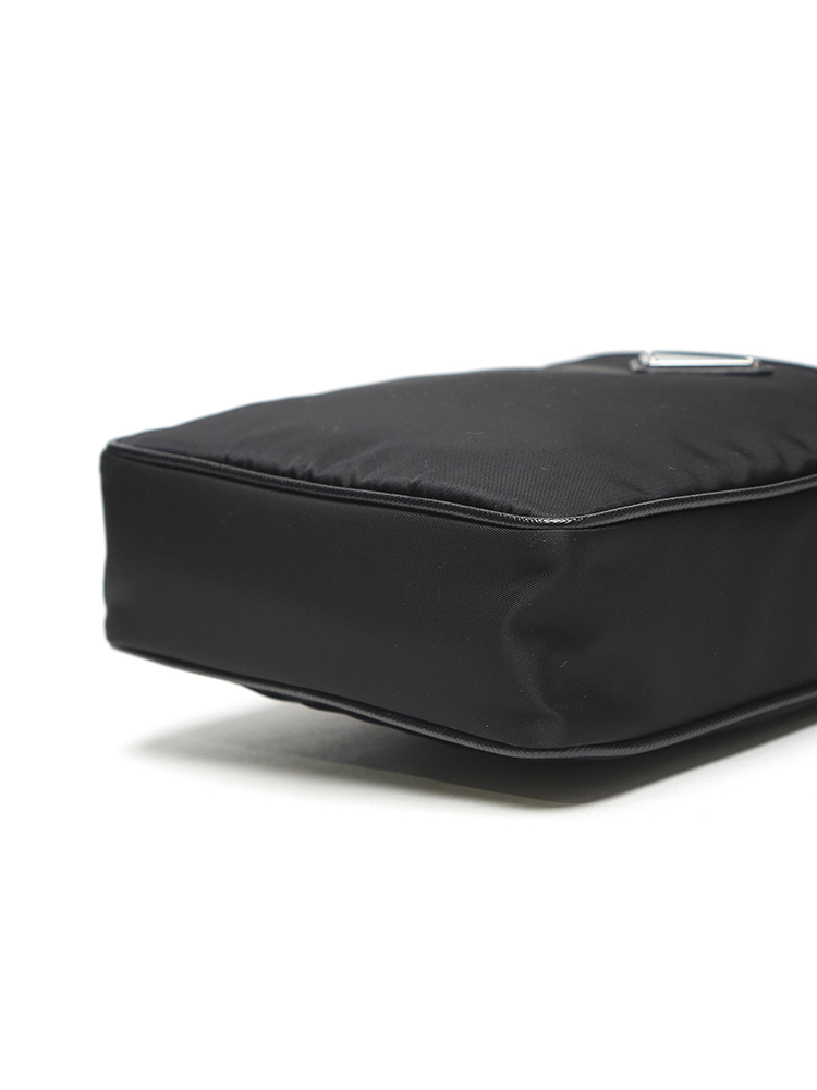 PRADA (プラダ) Re-Nylon ミニポーチ付き ショルダーバッグ