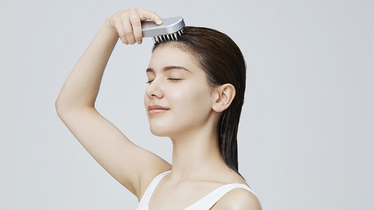 電気ブラシの効果は？顔や頭皮、体への使い方や注意点を解説 | SALONIA