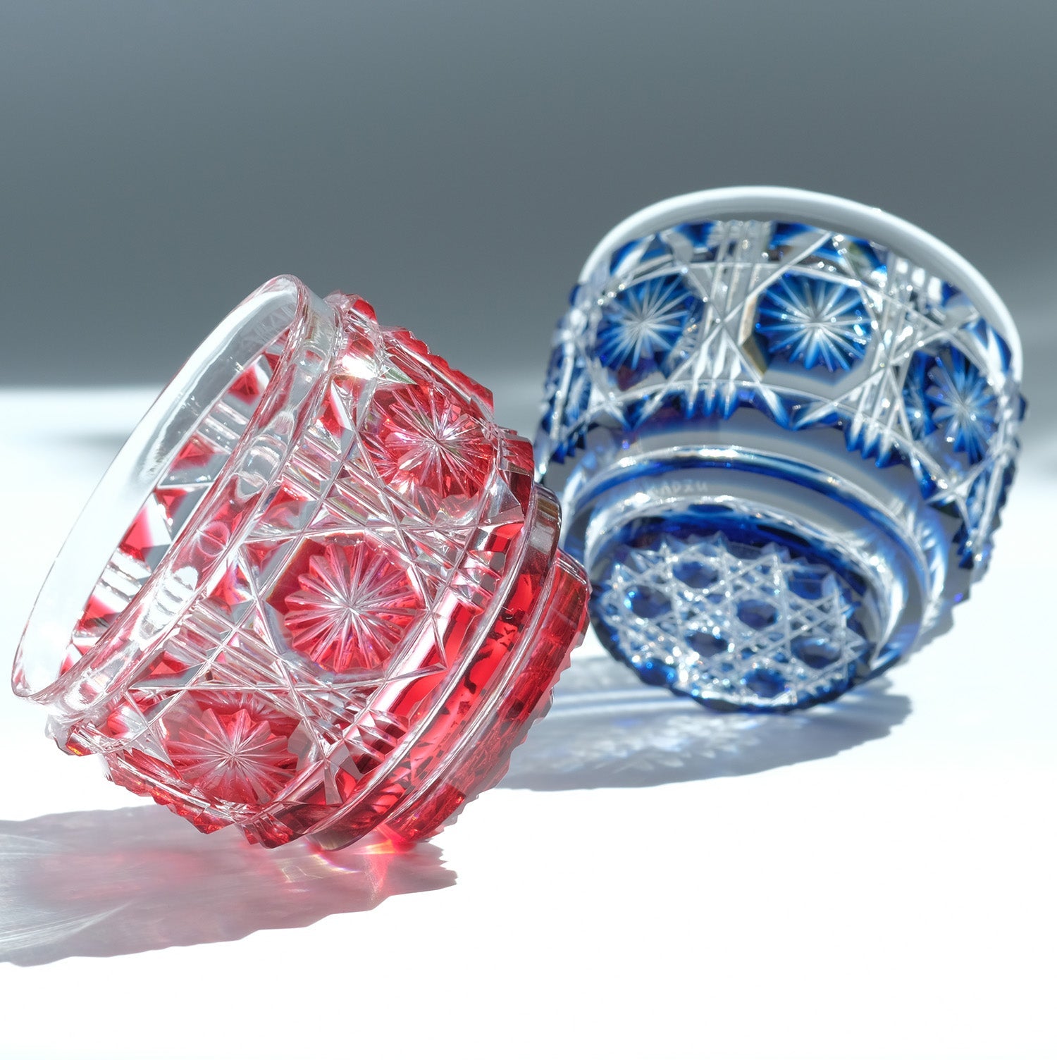 島津薩摩切子】復元 猪口(大) cut18金赤×藍セット – ㈱島津興業 島津