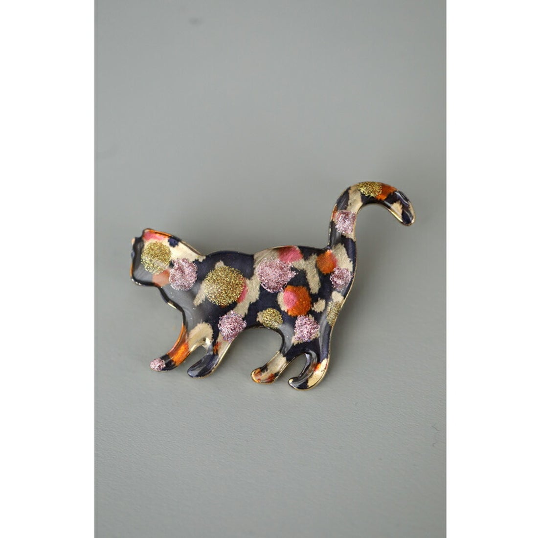 カワイイ CAWAII カラフル可愛い七宝焼風猫ちゃんピンブローチ