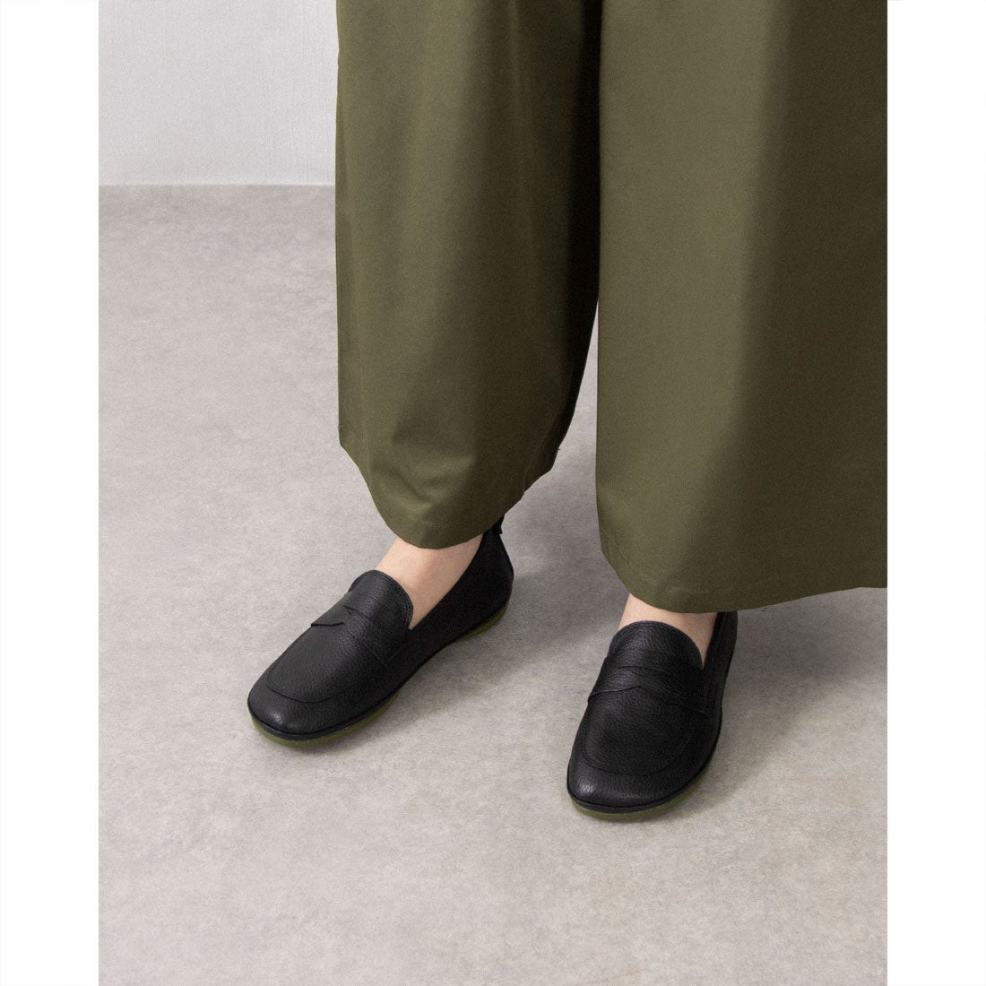 カンペール CAMPER RIGHT NINA / フラットシューズ （ブラック