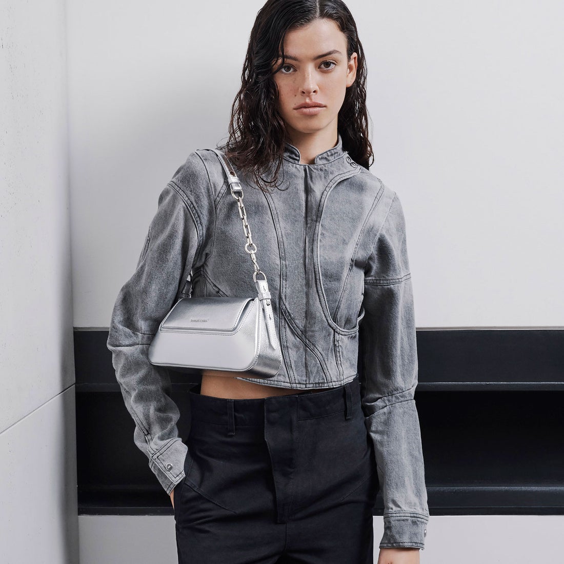 CHARLES & KEITH Olivia オリビア トラペーズショルダーバッグ 【再