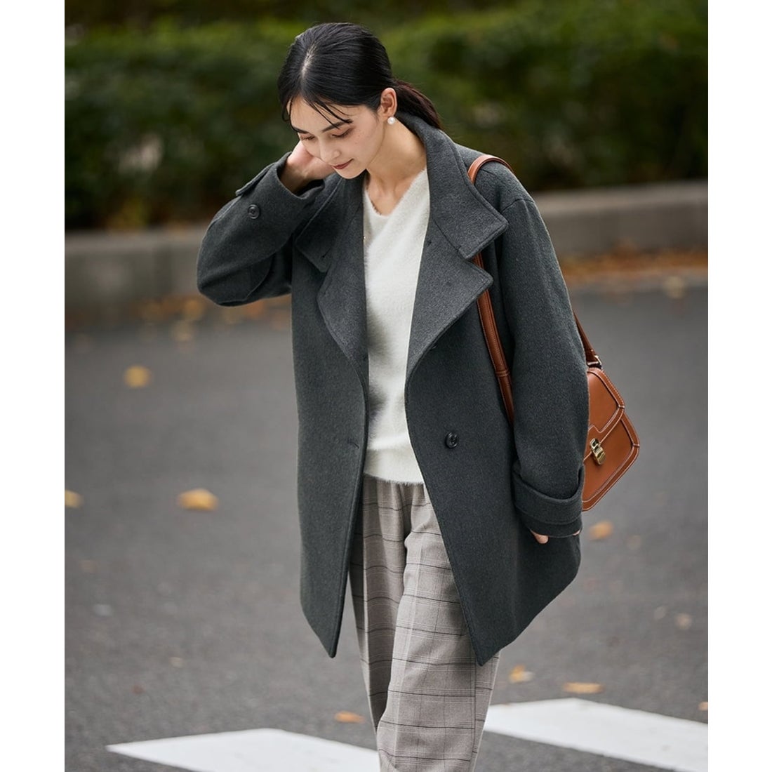 アー・ヴェ・ヴェ a.v.v スタンドカラーミディコート （カーキ