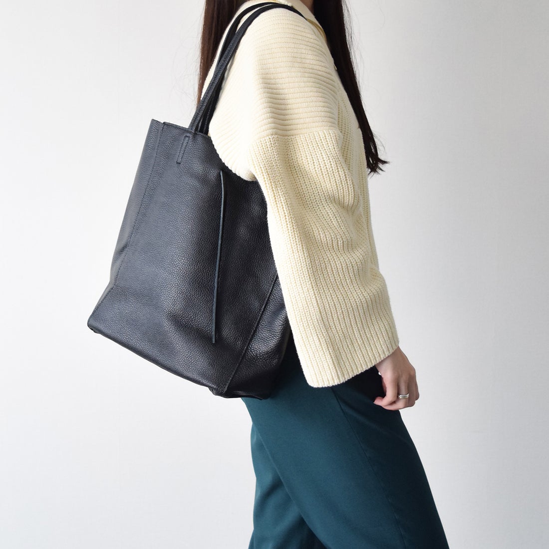 アンドレアカルドネ Andrea Cardone スムースレザートートバッグ