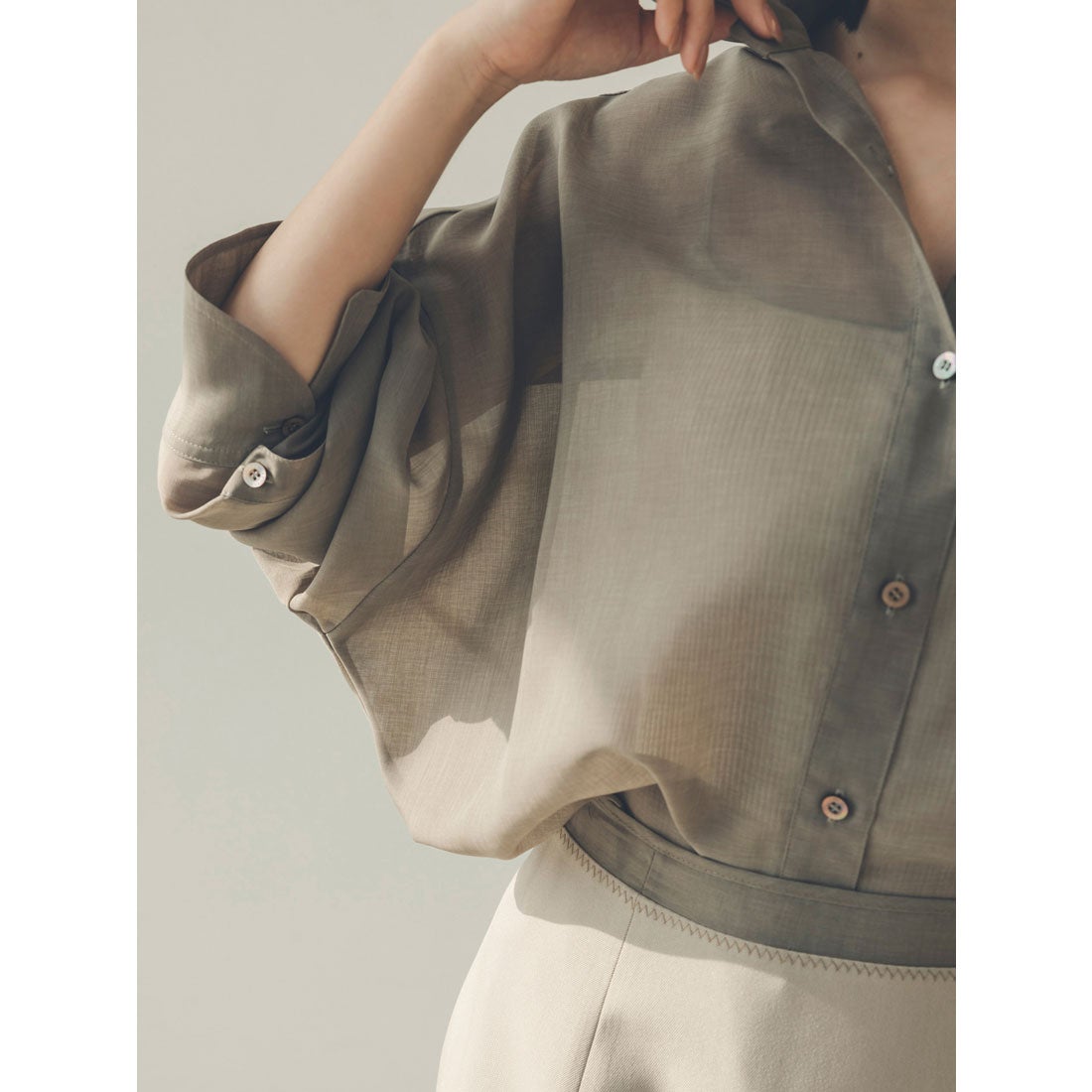 アニュアンス anuans ミニマルシアーオーバーシャツ （WHITE