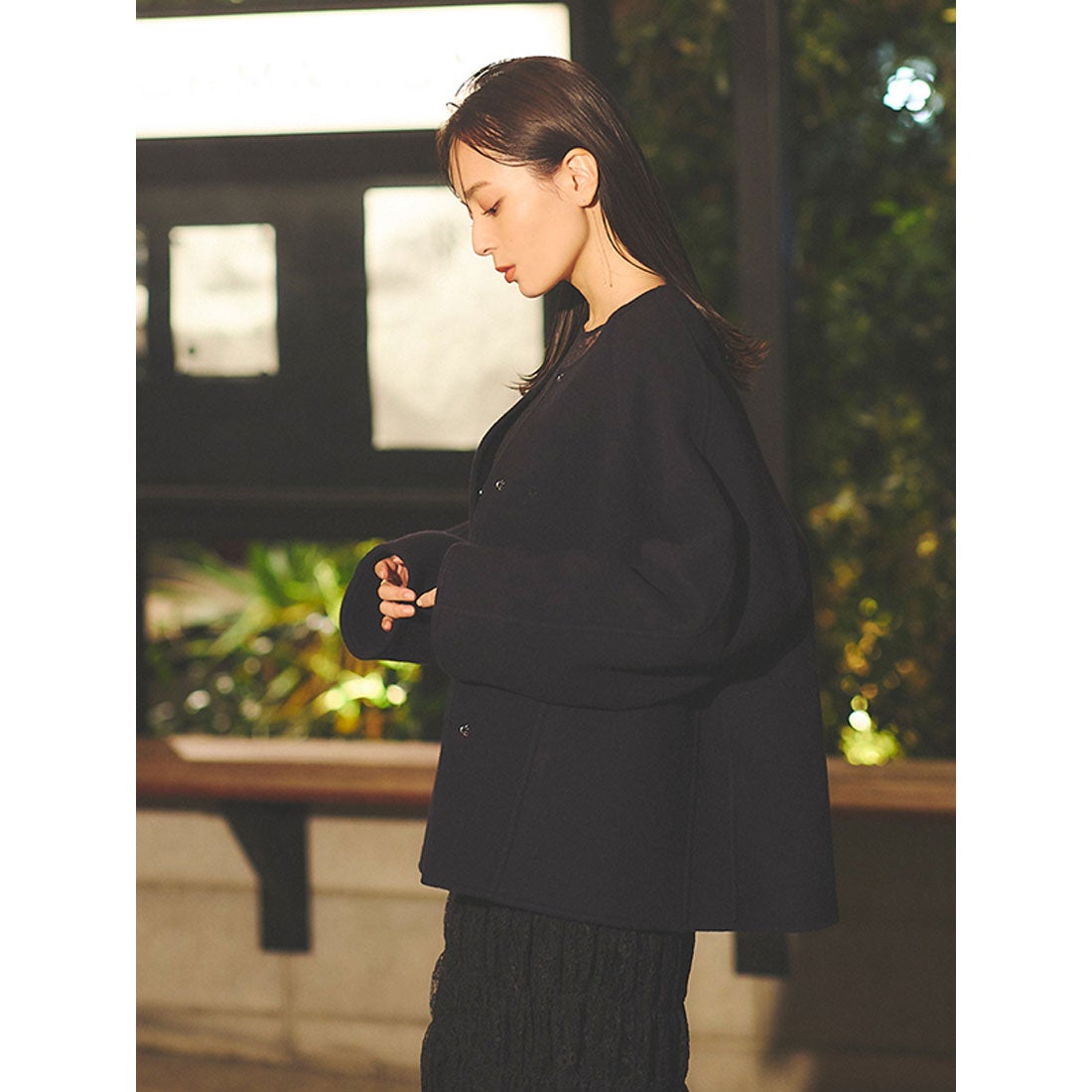 アニュアンス anuans ノーカラーリバーショートコート （NAVY