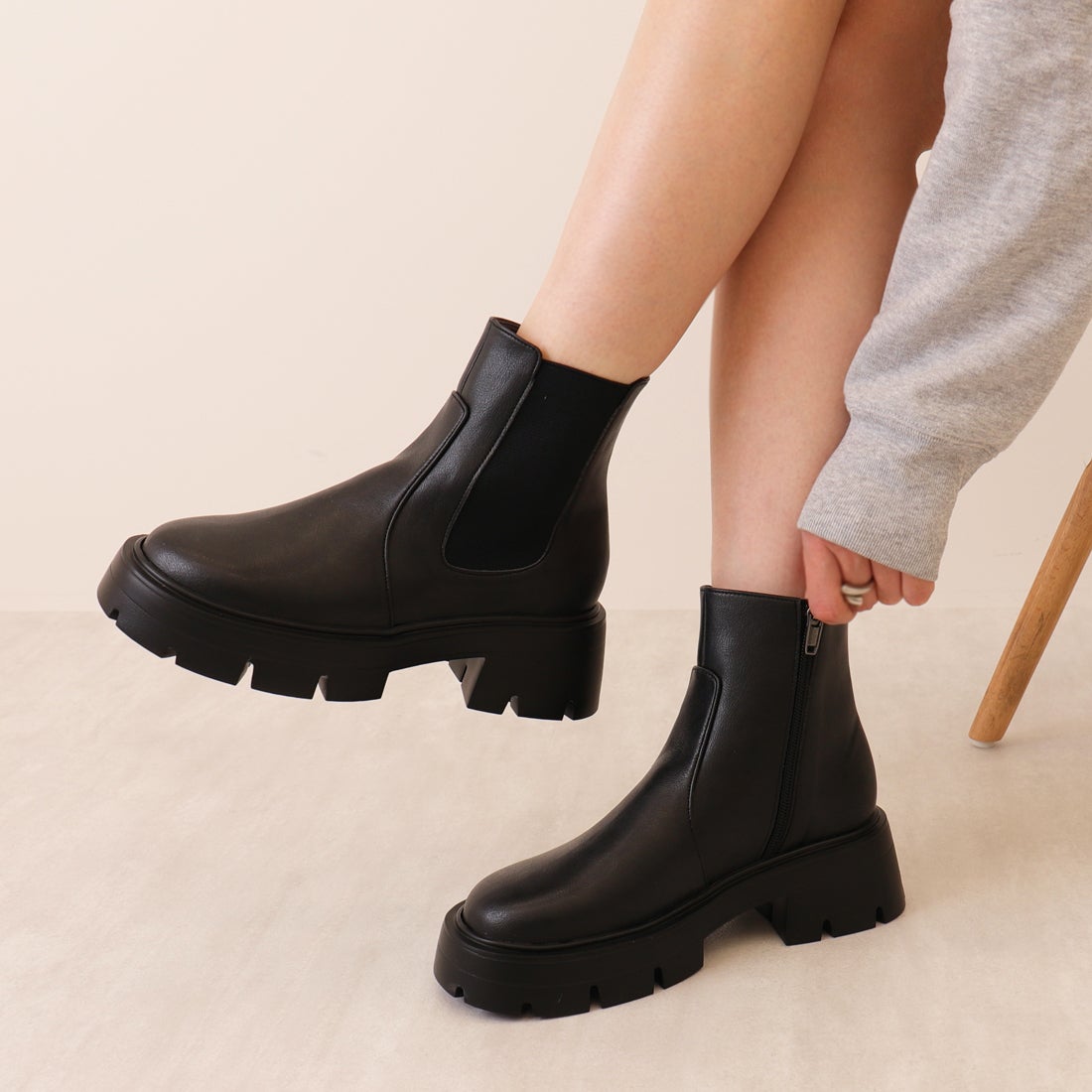 アルテミス バイ ダイアナ artemis by DIANA 厚底サイドゴアショート