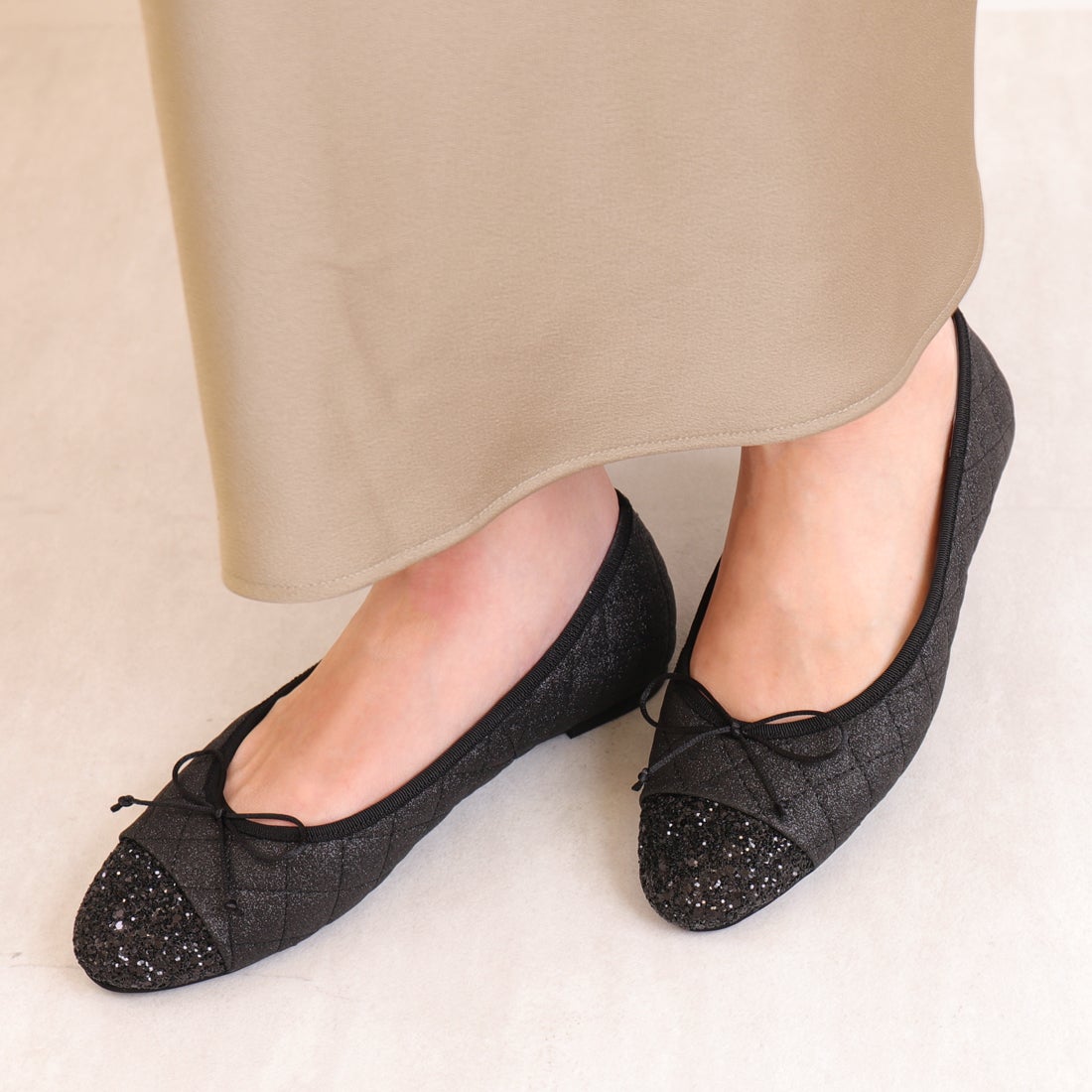 アルテミス バイ ダイアナ artemis by DIANA つま先グリッター ラメ