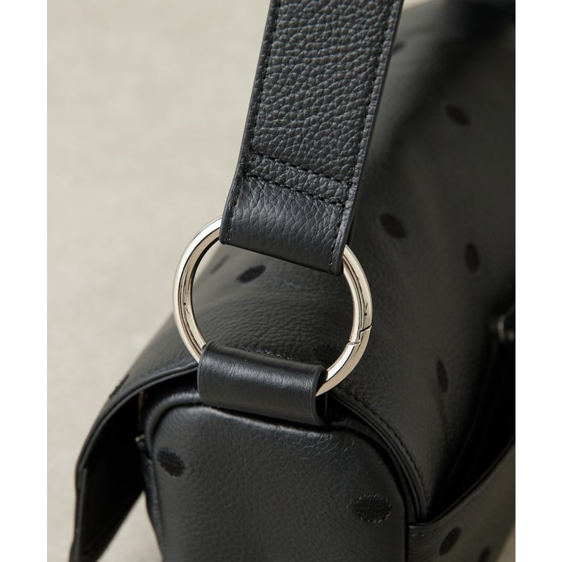 ビアズリー BEARDSLEY ドットボディバッグ （black） -靴