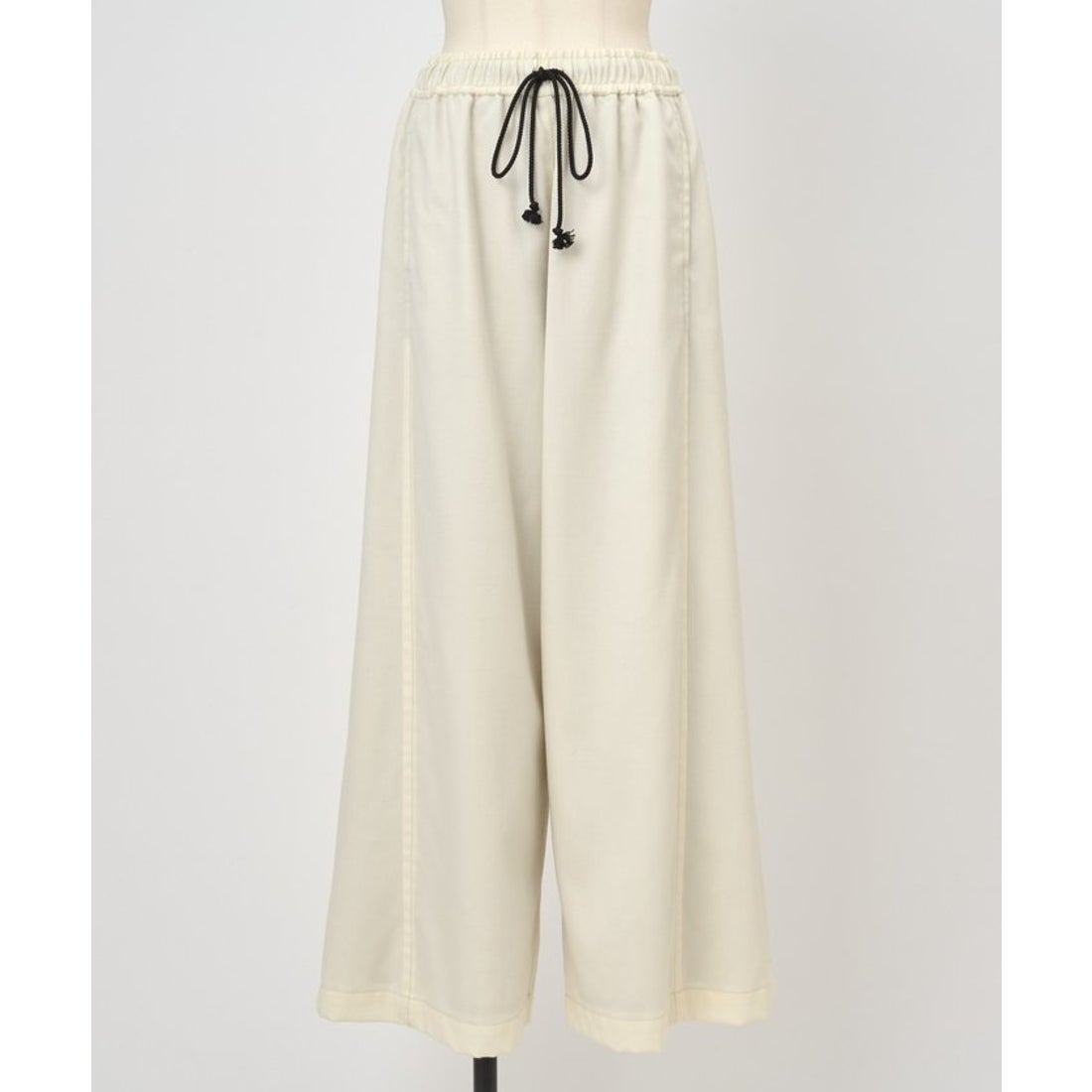 ビアズリー BEARDSLEY デニムライクウールバギーパンツ （ivory
