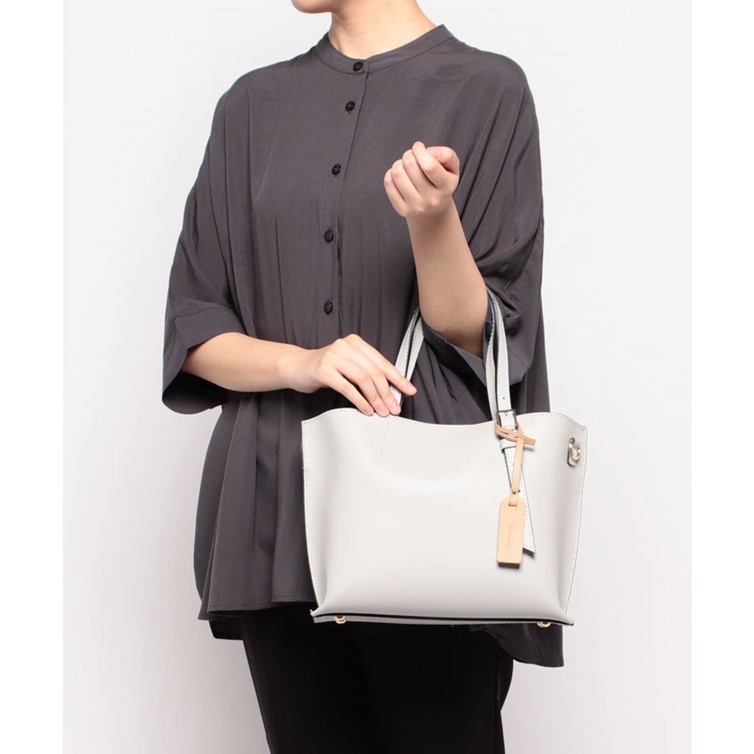 ベース BASE イタリア製本革三層トートバッグ （ベージュ