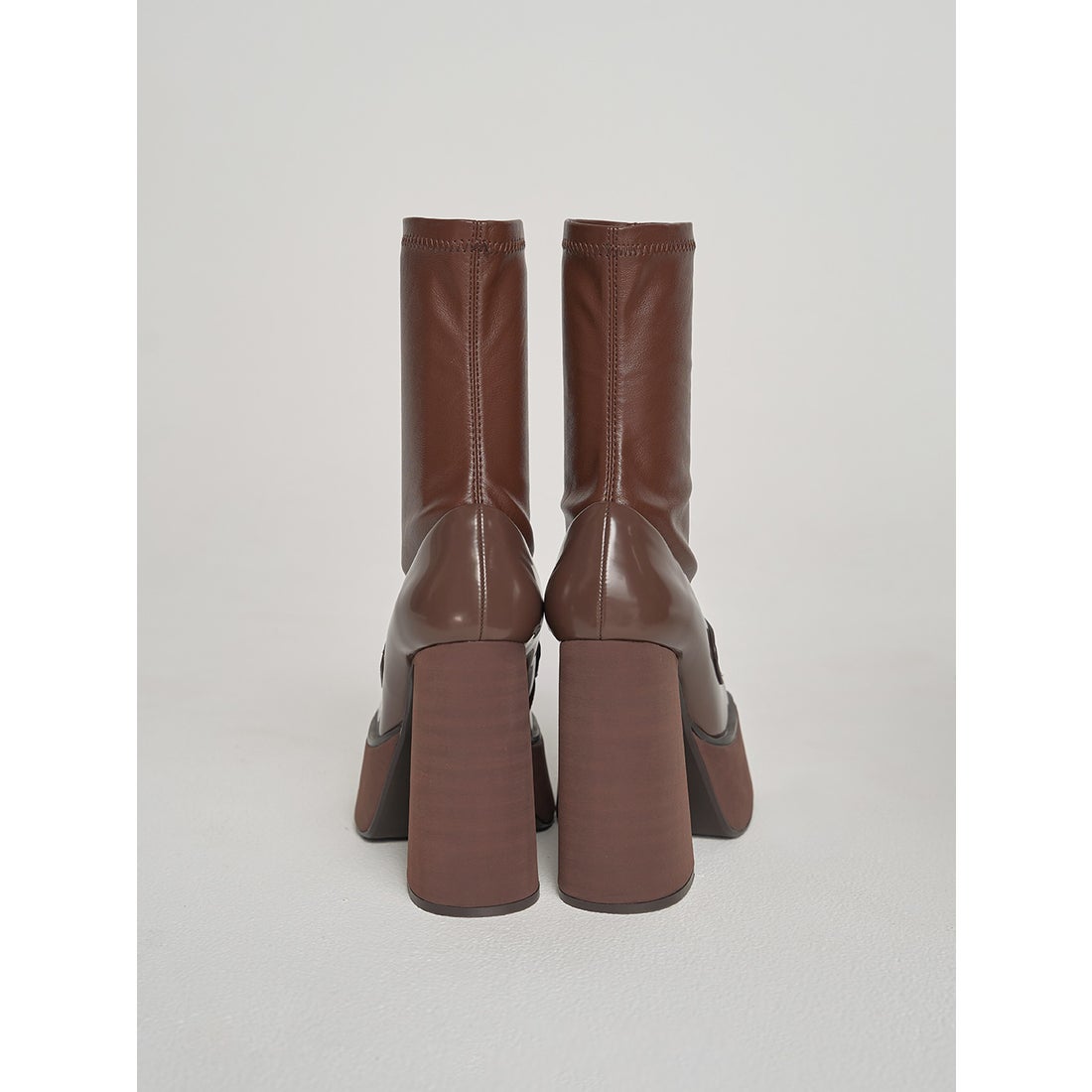 ダーリッチ Darich スクエアトゥショートブーツ （ブラック