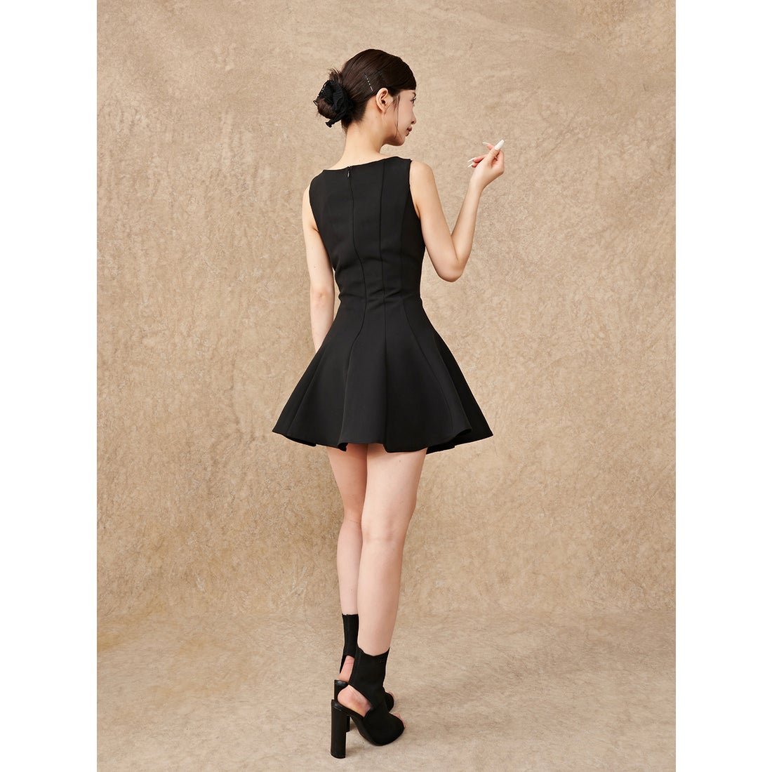 ダーリッチ Darich シルエットフレアミニワンピース （ブラック