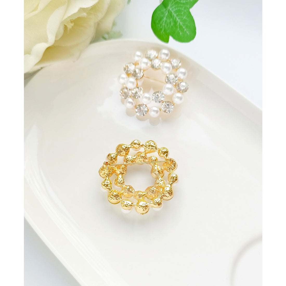 ドレスプラス DRESS+ サークル型のブローチ パーティーアクセ パール