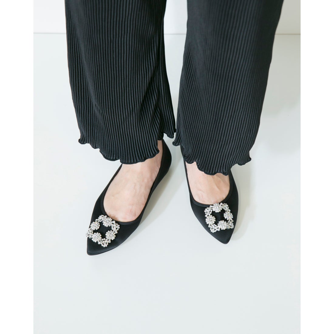 21AW】フラット ビジューバックル パンプス （ブラック サテン） -Emma