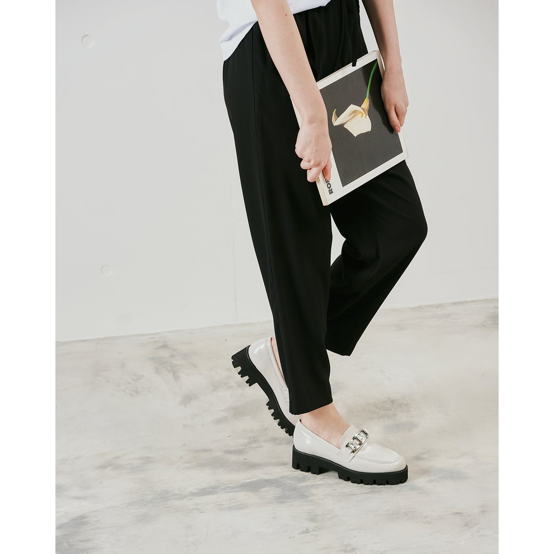 レイン対応】トラックソール ビジュー ローファー （グレー エナメル