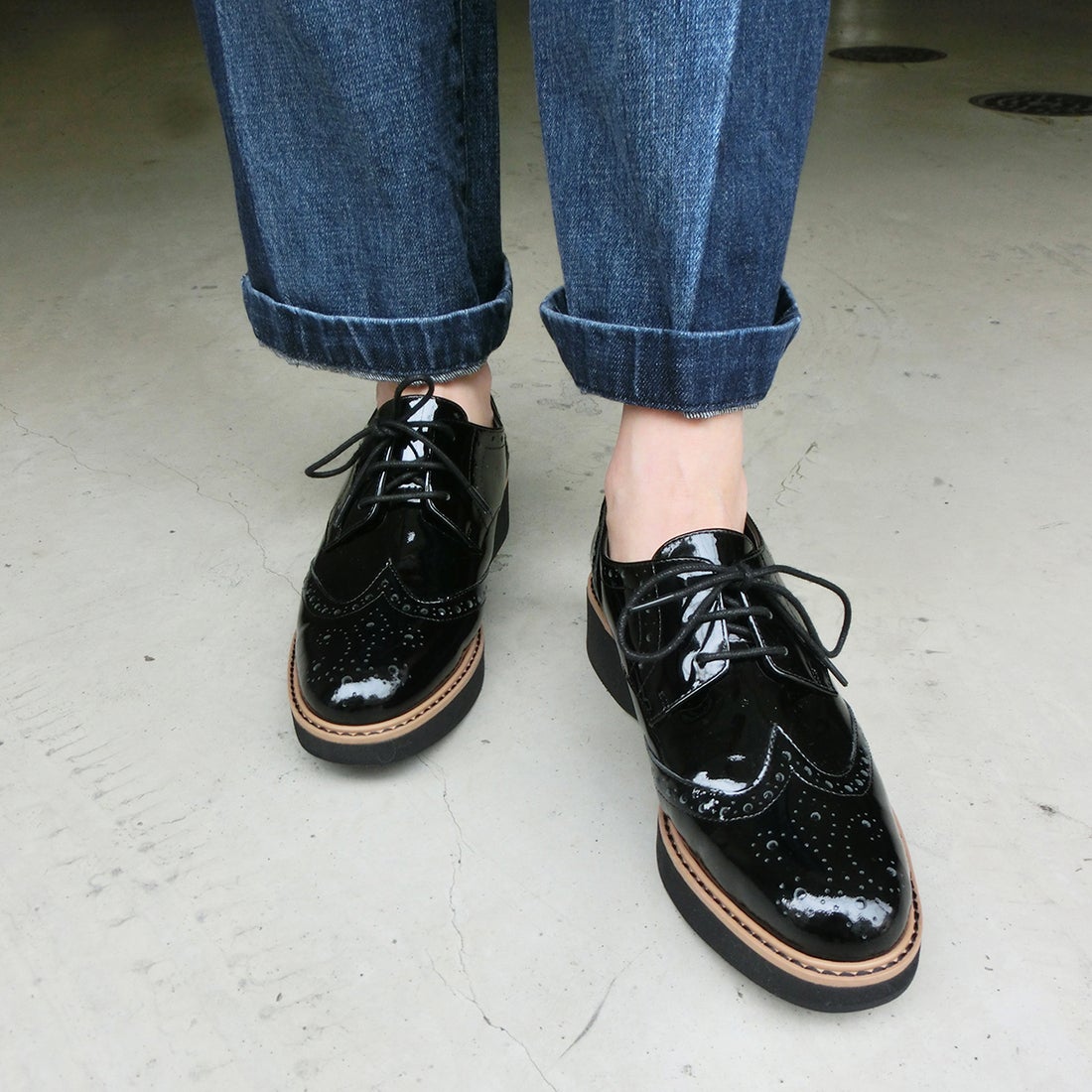 本革ウイングチップレースアップシューズ （ブラックエナメル