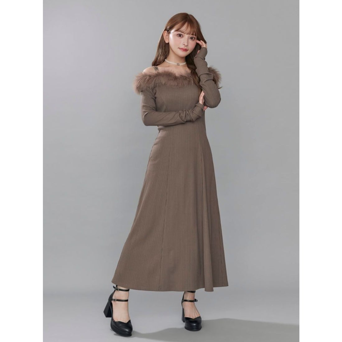 EATME フェイクファートリムリブワンピース（ブラウン） -靴