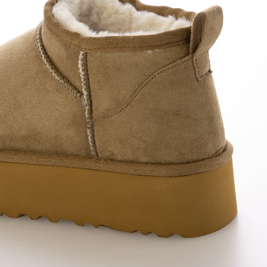 EVOL/イーボル】 ショート厚底ムートンブーツ IX5583 （キャメル