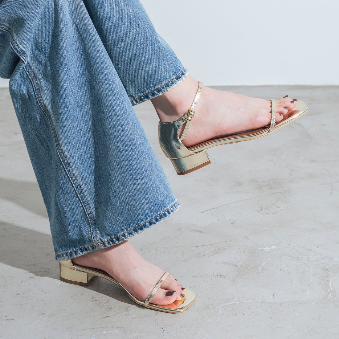 EVOL/イーボル】 スクエアストラップ3cmヒールサンダル IW5408