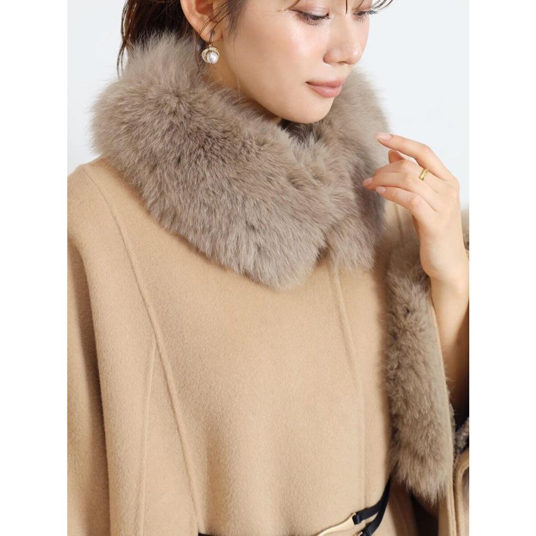 フェンネル FENNEL ベルテッドファーポンチョ （ベージュ） -靴