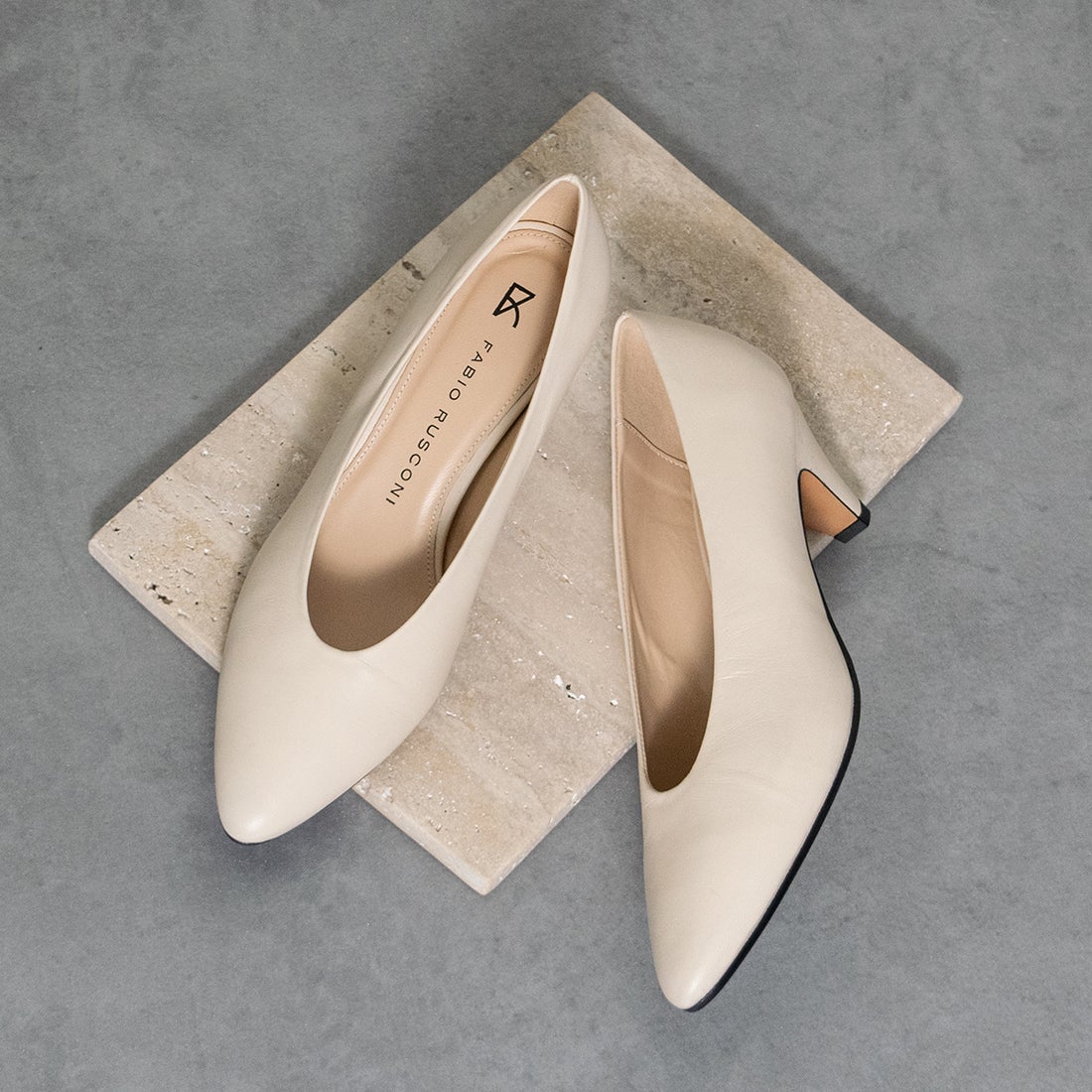 ファビオルスコーニ FABIO RUSCONI コーンヒールポインテッドトウ