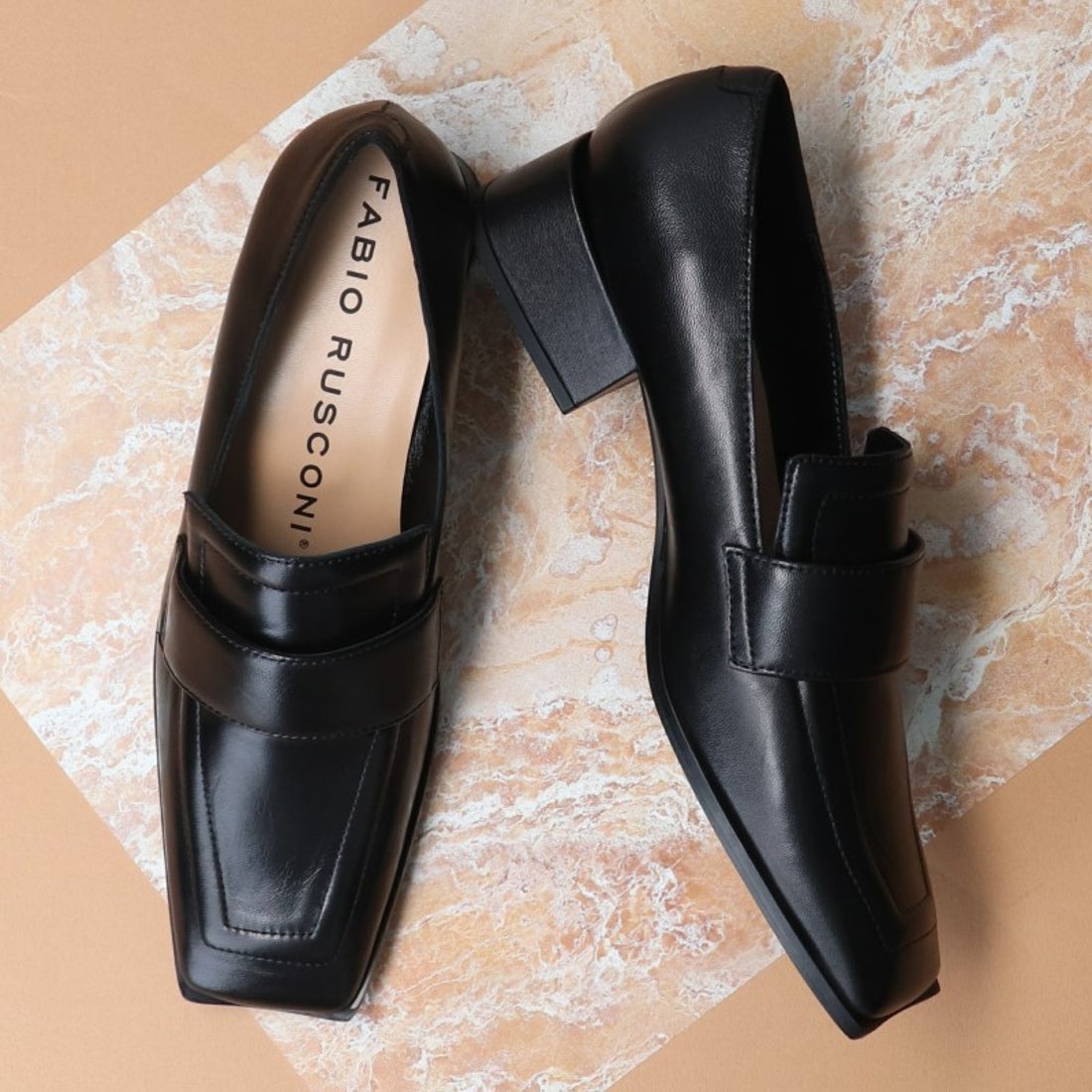 ファビオルスコーニ FABIO RUSCONI スクエアトウレザーローファー