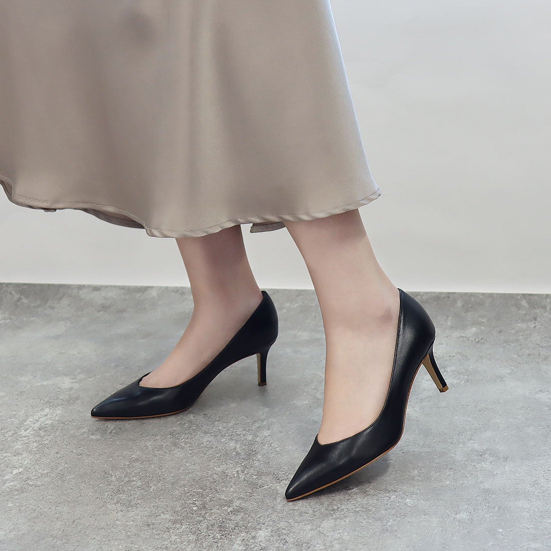 ファビオルスコーニ FABIO RUSCONI ポインテッドトウプレーンパンプス