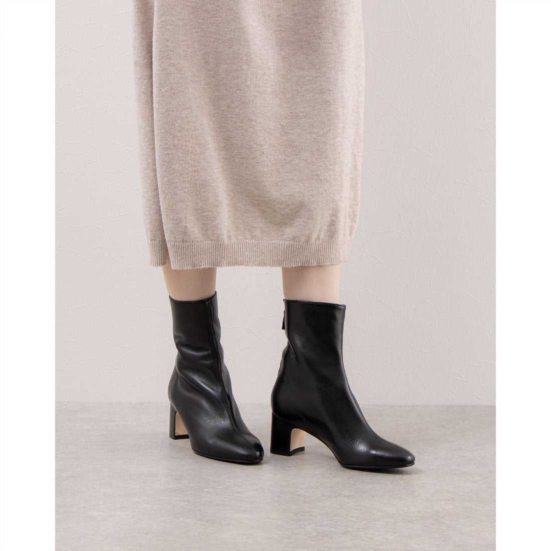 ファビオルスコーニ FABIO RUSCONI バックジップスムースレザー